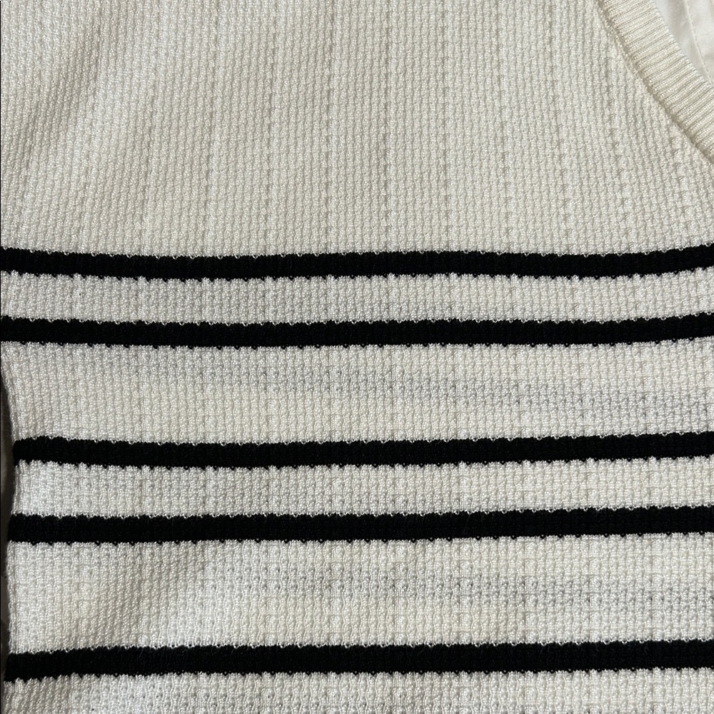 Adrianna Papell Off White Textured V-Neck Sweater - Picture 12 of 12